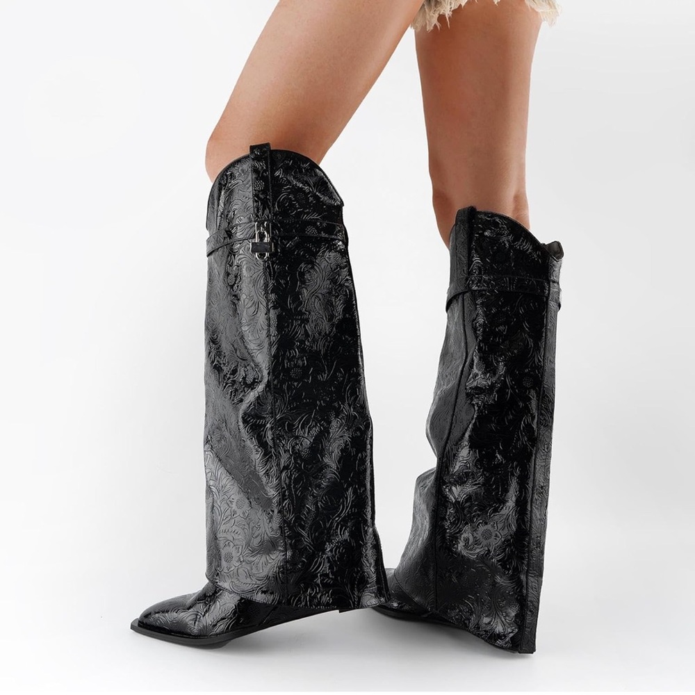 Elegant Black Knee-High Women's Boots